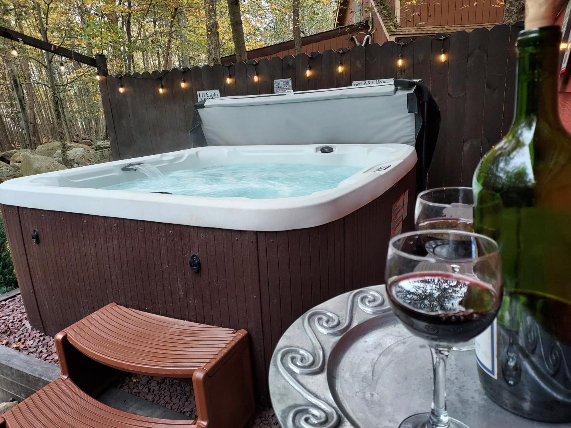 Chalet Renovated Near Casino, Camelback , Kalahari 4Bdrms Firepit Hot Tub Game Room Tobyhanna Exterior foto